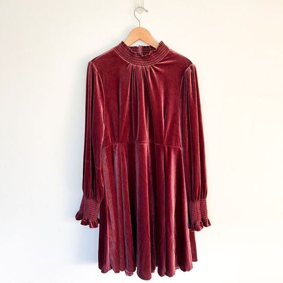 Baltic Born Women’s Tina Mauve Velvet Short Smocked Neck Cuff Dress - Picture 2 of 10